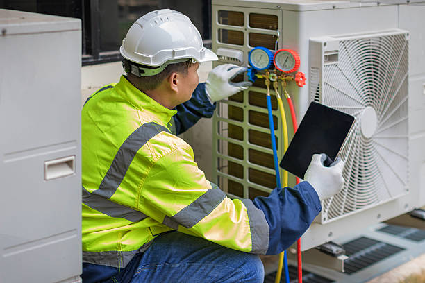 Professional Hvac Installation technician working in Bay Village, OH
